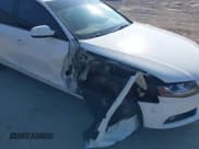 ✅ 2011 Audi A4 Premium • VIN: WAUBFAFL0BN010836 • Lot: 42813629. Wystawiony na IAAI z przebiegiem 133 451 mil. Bezpłatny archiwum sprzedaży aukcyjnych z USA i szczegółowy raport historii pojazdu na DreamBid. Zdjęcie 6.