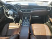 ✅ 2020 Alfa Romeo Stelvio • VIN: ZASPAJAN7L7C92406 • Lot: 48325595. Wystawiony na Copart z przebiegiem 56 078 mil. Bezpłatny archiwum sprzedaży aukcyjnych z USA i szczegółowy raport historii pojazdu na DreamBid. Zdjęcie 8.