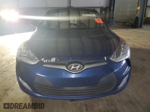 ✅ 2017 Hyundai Veloster • VIN: KMHTC6AD3HU311561 • Lot: 82177124. Wystawiony na Copart z przebiegiem 106 823 mil. Bezpłatny archiwum sprzedaży aukcyjnych z USA i szczegółowy raport historii pojazdu na DreamBid. Zdjęcie 5.