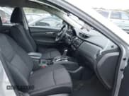 ✅ 2020 Nissan Rogue S • VIN: JN8AT2MT1LW039908 • Lot: 43365547. Wystawiony na IAAI z przebiegiem 86 723 mil. Bezpłatny archiwum sprzedaży aukcyjnych z USA i szczegółowy raport historii pojazdu na DreamBid. Zdjęcie 5.