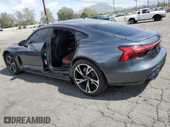 ✅ 2023 Audi e-tron GT Premium Plus • VIN: WAUCJBFWXP7008476 • Lot: 51587884. Wystawiony na Copart z przebiegiem 2 421 mil. Bezpłatny archiwum sprzedaży aukcyjnych z USA i szczegółowy raport historii pojazdu na DreamBid. Zdjęcie 2.