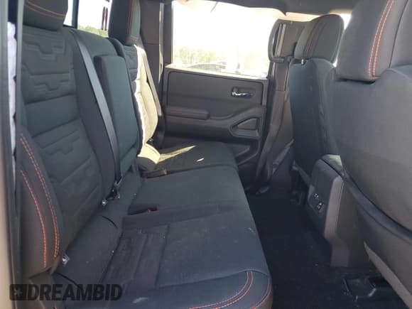 ✅ 2024 Nissan Frontier Pro-X • VIN: 1N6ED1EJ4RN611146 • Lot: 89513315. Wystawiony na Copart z przebiegiem 17 805 mil. Bezpłatny archiwum sprzedaży aukcyjnych z USA i szczegółowy raport historii pojazdu na DreamBid. Zdjęcie 10.