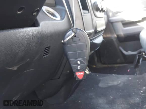 2015 Ram 1500 Express z VIN 3C6JR6AT8FG574458, wystawiony jako IAAI lot #43334806 z przebiegiem 67 164 mil mil oraz . Historia ofert i sprzedaży dostępna na DreamBid. Obrazek 11.