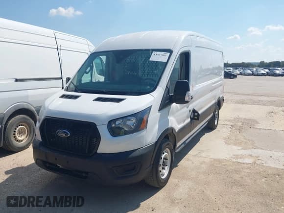 ✅ 2021 Ford Transit Cargo • VIN: 1FTYE1C82MKA68600 • Лот: 43367001. Опубликован ранее на IAAI с пробегом 27 981 миль. Бесплатный доступ к архиву аукционных продаж из США и подробный отчёт об истории автомобиля на DreamBid. Изображение 2.