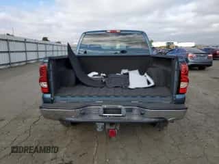 2006 Chevrolet Silverado 1500 LT2 с VIN 1GCEC19T76Z161708, выставлен на аукционе Copart как лот 70526814 с пробегом Не указан миль и Списание • Salvage title. История ставок и продаж доступна на DreamBid. Изображение 6.