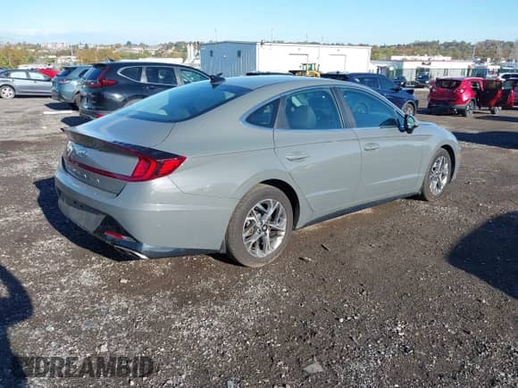 2021 Hyundai Sonata SEL with VIN 5NPEL4JA9MH089927, listed as a IAAI auction lot 43501040 with 56,622 mi miles and . Bid and sale history available at DreamBid. Image 4.