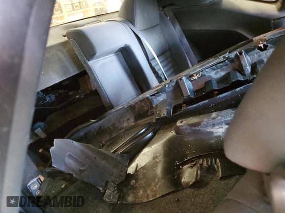 ✅ 2012 Dodge Challenger R/T • VIN: 2C3CDYBT4CH158238 • Lot: 74749714. Wystawiony na Copart z przebiegiem Nie podano. Bezpłatny archiwum sprzedaży aukcyjnych z USA i szczegółowy raport historii pojazdu na DreamBid. Zdjęcie 10.