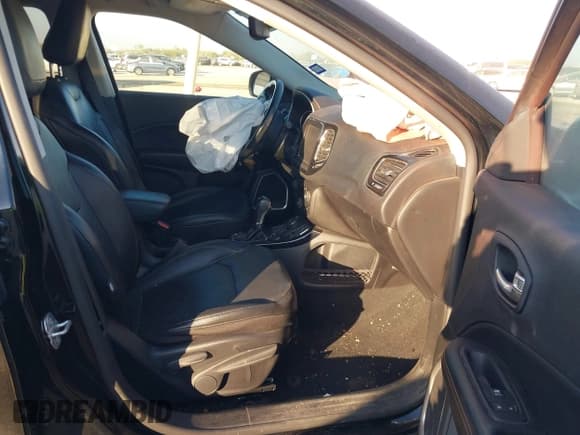 ✅ 2020 Jeep Compass Limited • VIN: 3C4NJDCB7LT142313 • Lot: 43238847. Listed on IAAI with 52,440 mi. Free auction sales archive from the USA and detailed vehicle history report at DreamBid. Image 5.