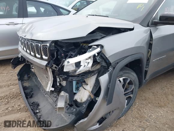 ✅ 2023 Jeep Compass Limited • VIN: 3C4NJDCN9PT533236 • Lot: 42438705. Wystawiony na IAAI z przebiegiem 25 022 mil. Bezpłatny archiwum sprzedaży aukcyjnych z USA i szczegółowy raport historii pojazdu na DreamBid. Zdjęcie 18.