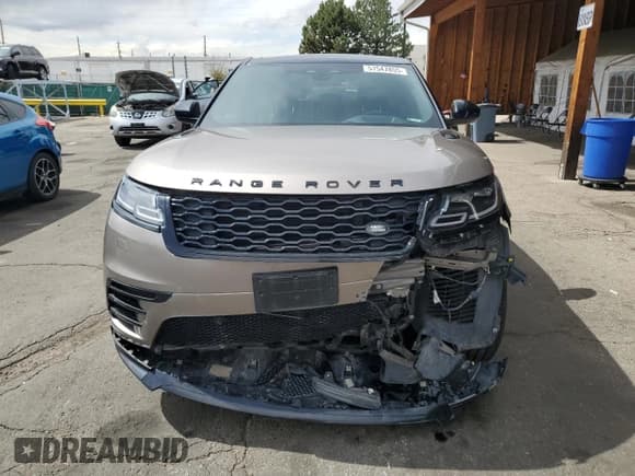 ✅ 2022 Land Rover Range Rover Velar R-Dynamic S • VIN: SALYT2EX7NA335343 • Lot: 51547855. Wystawiony na Copart z przebiegiem Nie podano. Bezpłatny archiwum sprzedaży aukcyjnych z USA i szczegółowy raport historii pojazdu na DreamBid. Zdjęcie 5.