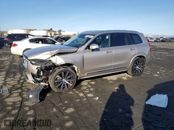 ✅ 2023 Volvo XC90 Plus • VIN: YV4L12PN7P1903108 • Лот: 78090054. Опубликован ранее на Copart с пробегом 14 235 миль. Бесплатный доступ к архиву аукционных продаж из США и подробный отчёт об истории автомобиля на DreamBid. Изображение 1.