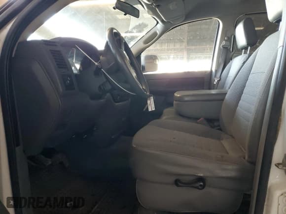 ✅ 2008 Dodge 2500 ST • VIN: 3D7KR28A48G166008 • Лот: 42439575. Опубликован ранее на Copart с пробегом 156 638 миль. Бесплатный доступ к архиву аукционных продаж из США и подробный отчёт об истории автомобиля на DreamBid. Изображение 7.