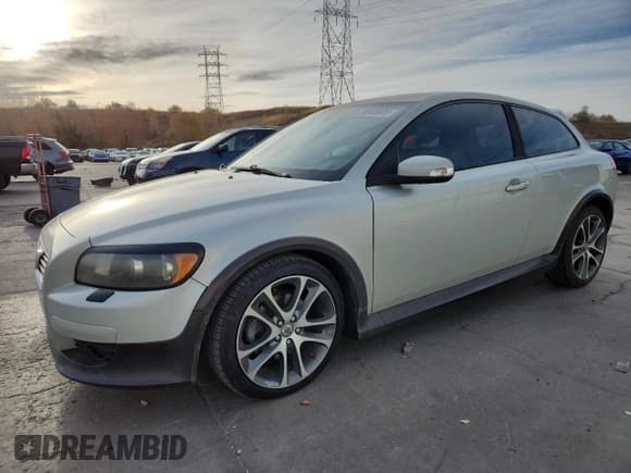 ✅ 2008 Volvo C30 Version 1.0 • VIN: YV1MK672782046800 • Lot: 90905605. Listed on Copart with 106,577 mi. Free auction sales archive from the USA and detailed vehicle history report at DreamBid. Image 1.