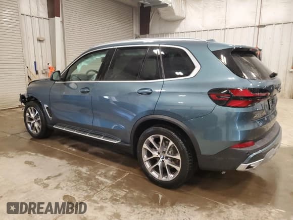 ✅ 2026 BMW X5 xDrive40i • VIN: 5UX23EU04T9052995 • Лот: 61350465. Опубликован ранее на Copart с пробегом Не указан. Бесплатный доступ к архиву аукционных продаж из США и подробный отчёт об истории автомобиля на DreamBid. Изображение 2.