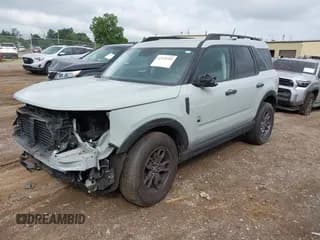✅ 2022 Ford Bronco Sport Big Bend • VIN: 3FMCR9B67NRE33603 • Lot: 42978709. Wystawiony na IAAI z przebiegiem 52 364 mil. Bezpłatny archiwum sprzedaży aukcyjnych z USA i szczegółowy raport historii pojazdu na DreamBid. Zdjęcie 2.