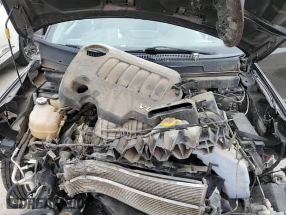 2018 Dodge Journey Crossroad with VIN 3C4PDCGG4JT379273, listed as a Copart auction lot 70452495 with 122,550 mi miles and Salvage title. Bid and sale history available at DreamBid. Image 12.