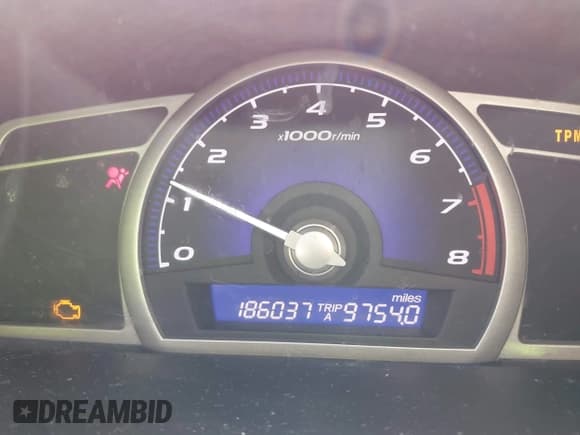 ✅ 2008 Honda Civic LX • VIN: 2HGFA15588H508856 • Lot: 43537389. Listed on IAAI with 186,037 mi. Free auction sales archive from the USA and detailed vehicle history report at DreamBid. Image 7.