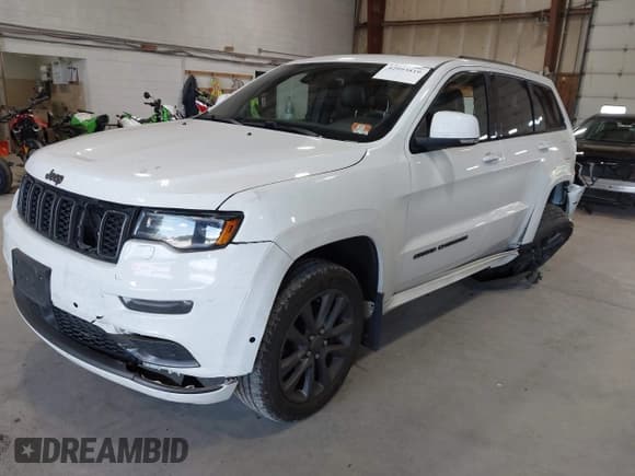 ✅ 2018 Jeep Grand Cherokee High Altitude • VIN: 1C4RJFCG0JC102561 • Lot: 42993819. Wystawiony na IAAI z przebiegiem 99 215 mil. Bezpłatny archiwum sprzedaży aukcyjnych z USA i szczegółowy raport historii pojazdu na DreamBid. Zdjęcie 22.