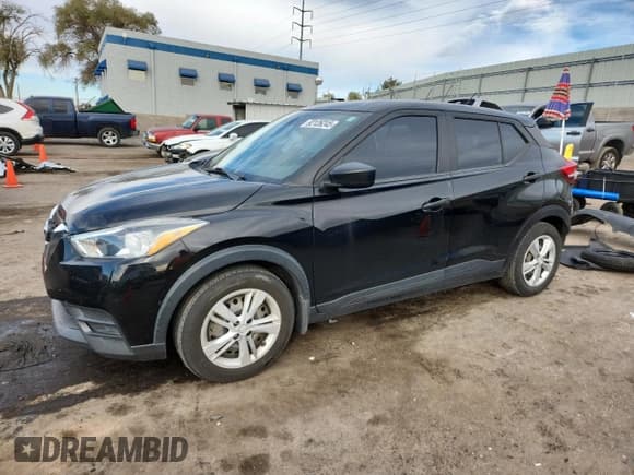 ✅ 2020 Nissan Kicks S • VIN: 3N1CP5BV2LL482060 • Lot: 92126245. Wystawiony na Copart z przebiegiem 93 015 mil. Bezpłatny archiwum sprzedaży aukcyjnych z USA i szczegółowy raport historii pojazdu na DreamBid. Zdjęcie 1.