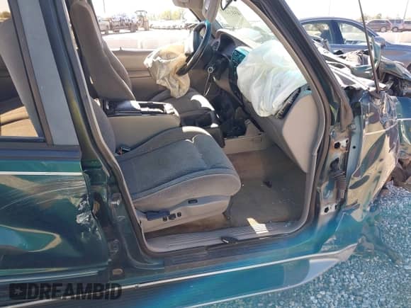 1997 Ford Explorer XL z VIN 1FMDU32EXVUA67202, wystawiony jako IAAI lot #43411217 z przebiegiem 152 951 mil mil oraz . Historia ofert i sprzedaży dostępna na DreamBid. Obrazek 5.