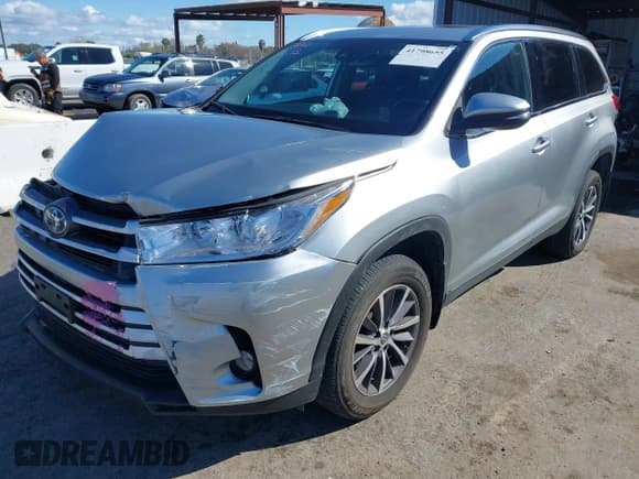 ✅ 2019 Toyota Highlander Hybrid XLE • VIN: 5TDJGRFH3KS070920 • Лот: 41798655. Опубликован ранее на IAAI с пробегом 54 166 миль. Бесплатный доступ к архиву аукционных продаж из США и подробный отчёт об истории автомобиля на DreamBid. Изображение 2.