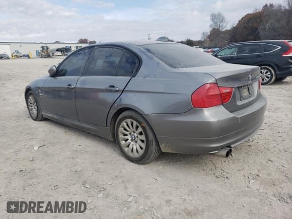 ✅ 2009 BMW 3 Series 328i xDrive • VIN: WBAPK73549A450828 • Lot: 92291685. Listed on Copart with 210,775 mi. Free auction sales archive from the USA and detailed vehicle history report at DreamBid. Image 2.