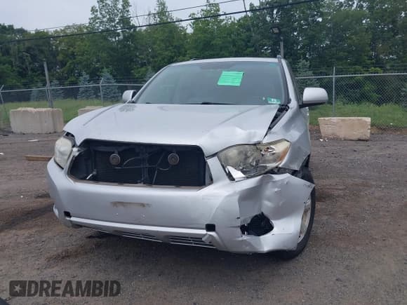 ✅ 2009 Toyota Highlander • VIN: JTEES41A992113103 • Lot: 42716152. Listed on IAAI with 122,722 mi. Free auction sales archive from the USA and detailed vehicle history report at DreamBid. Image 6.