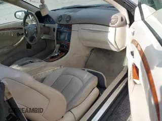 ✅ 2007 Mercedes-Benz CLK 350 • VIN: WDBTK56F37F214731 • Lot: 42630924. Wystawiony na IAAI z przebiegiem 218 235 mil. Bezpłatny archiwum sprzedaży aukcyjnych z USA i szczegółowy raport historii pojazdu na DreamBid. Zdjęcie 5.