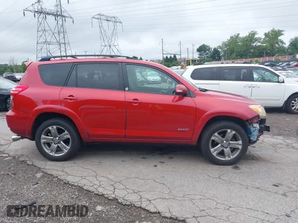 ✅ 2011 Toyota RAV4 Sport • VIN: JTMRK4DV0B5103312 • Lot: 42727817. Listed on IAAI with 87,278 mi. Free auction sales archive from the USA and detailed vehicle history report at DreamBid. Image 14.