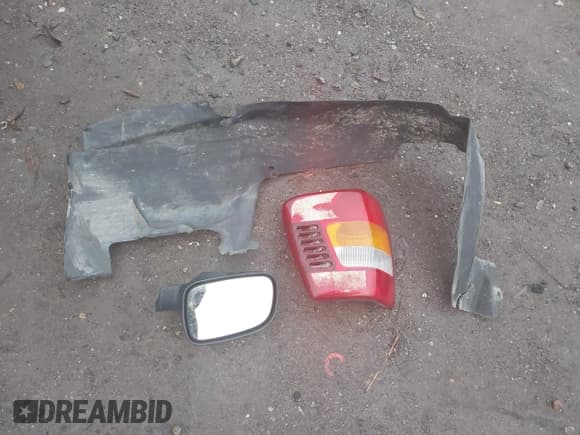 ✅ 2004 Jeep Grand Cherokee Laredo • VIN: 1J8GW48N04C136131 • Lot: 43765469. Listed on IAAI with 139,461 mi. Free auction sales archive from the USA and detailed vehicle history report at DreamBid. Image 12.