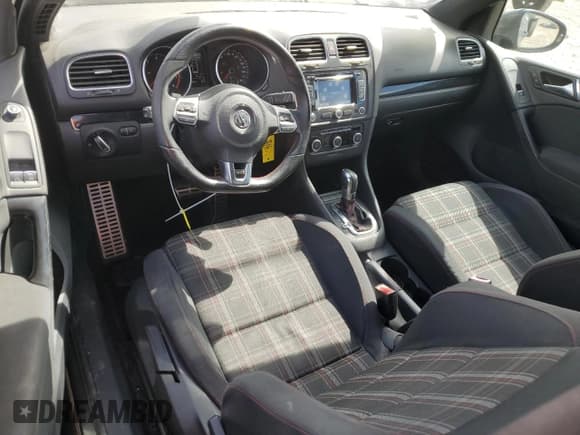 ✅ 2011 Volkswagen Golf GTI PZEV • VIN: WVWFD7AJ2BW312013 • Лот: 53571175. Опубликован ранее на Copart с пробегом 110 403 миль. Бесплатный доступ к архиву аукционных продаж из США и подробный отчёт об истории автомобиля на DreamBid. Изображение 8.