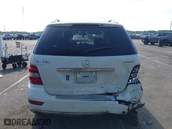 ✅ 2011 Mercedes-Benz M 350 • VIN: 4JGBB8GB3BA755399 • Lot: 42972973. Listed on IAAI with 209,536 mi. Free auction sales archive from the USA and detailed vehicle history report at DreamBid. Image 15.