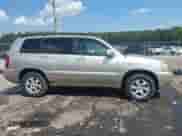 2002 Toyota Highlander Limited z VIN JTEGF21A320061776, wystawiony jako IAAI lot #43009588 z przebiegiem 229 096 mil mil oraz . Historia ofert i sprzedaży dostępna na DreamBid. Obrazek 13.