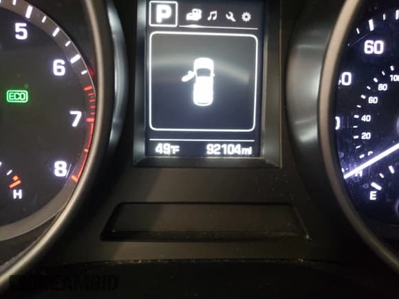 ✅ 2018 Hyundai Santa Fe 2.4L • VIN: 5NMZTDLB3JH107046 • Лот: 64106391. Опубликован ранее на Copart с пробегом 92 104 миль. Бесплатный доступ к архиву аукционных продаж из США и подробный отчёт об истории автомобиля на DreamBid. Изображение 8.