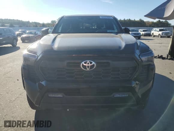 ✅ 2024 Toyota Tacoma TRD Sport • VIN: 3TMLB5JN1RM050592 • Лот: 85353605. Опубликован ранее на Copart с пробегом 12 768 миль. Бесплатный доступ к архиву аукционных продаж из США и подробный отчёт об истории автомобиля на DreamBid. Изображение 5.