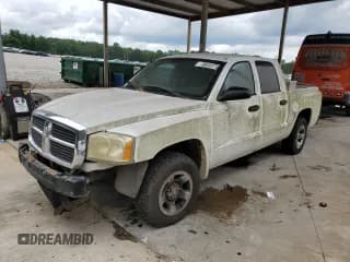 ✅ 2005 Dodge Dakota ST • VIN: 1D7HE28K75S151411 • Lot: 58223775. Wystawiony na Copart z przebiegiem 218 017 mil. Bezpłatny archiwum sprzedaży aukcyjnych z USA i szczegółowy raport historii pojazdu na DreamBid. Zdjęcie 1.