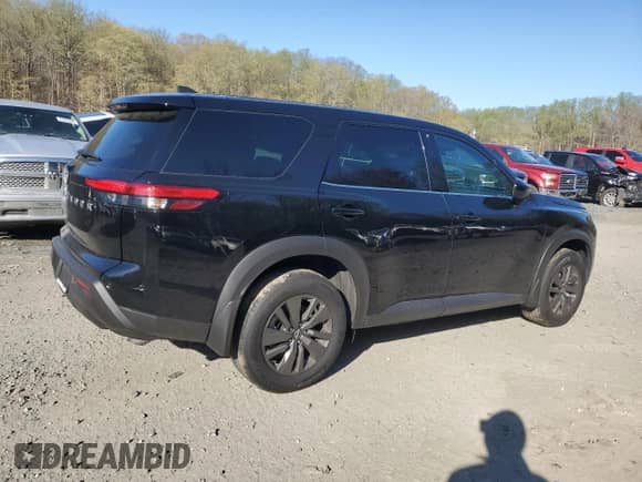 2024 Nissan Pathfinder S with VIN 5N1DR3AA7RC282631, listed as a Copart auction lot 52117695 with 5,538 mi miles and Salvage title. Bid and sale history available at DreamBid. Image 3.