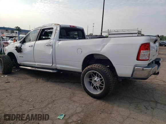 ✅ 2021 Ram 2500 Big Horn • VIN: 3C6UR5JL8MG542615 • Lot: 65814384. Wystawiony na Copart z przebiegiem 93 671 mil. Bezpłatny archiwum sprzedaży aukcyjnych z USA i szczegółowy raport historii pojazdu na DreamBid. Zdjęcie 2.