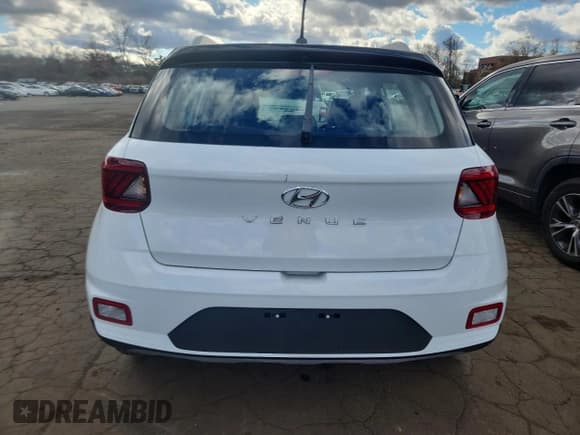 ✅ 2025 Hyundai Venue Limited • VIN: KMHRC8A36SU370396 • Lot: 91617215. Listed on Copart with 3,150 mi. Free auction sales archive from the USA and detailed vehicle history report at DreamBid. Image 6.