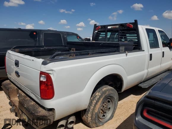 ✅ 2015 Ford F-350 Platinum • VIN: 1FT8W3BT6FEB82583 • Lot: 53999885. Listed on Copart with 307,516 mi. Free auction sales archive from the USA and detailed vehicle history report at DreamBid. Image 3.