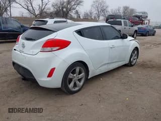 ✅ 2014 Hyundai Veloster • VIN: KMHTC6AD6EU211479 • Lot: 41196275. Wystawiony na IAAI z przebiegiem 132 337 mil. Bezpłatny archiwum sprzedaży aukcyjnych z USA i szczegółowy raport historii pojazdu na DreamBid. Zdjęcie 4.