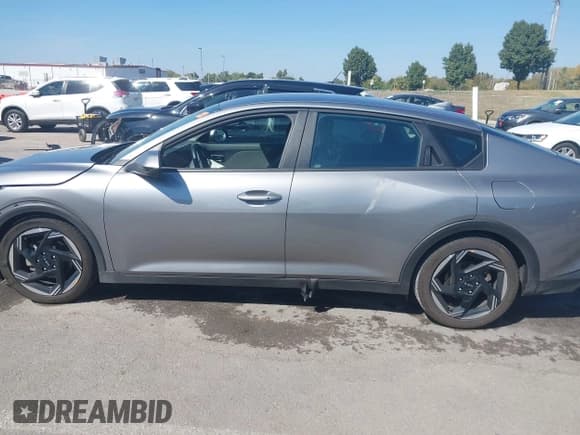 ✅ 2025 Kia K4 EX • VIN: 3KPFU4DE5SE052052 • Lot: 43257504. Wystawiony na IAAI z przebiegiem 32 789 mil. Bezpłatny archiwum sprzedaży aukcyjnych z USA i szczegółowy raport historii pojazdu na DreamBid. Zdjęcie 15.