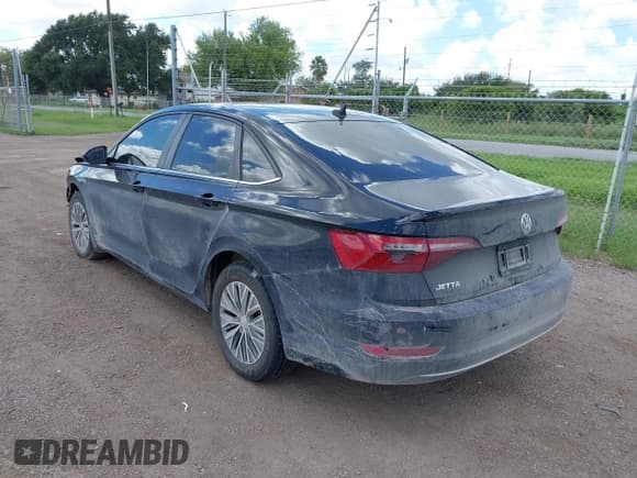 ✅ 2021 Volkswagen Jetta S • VIN: 3VWC57BU5MM080354 • Lot: 43277819. Wystawiony na IAAI z przebiegiem 70 369 mil. Bezpłatny archiwum sprzedaży aukcyjnych z USA i szczegółowy raport historii pojazdu na DreamBid. Zdjęcie 3.
