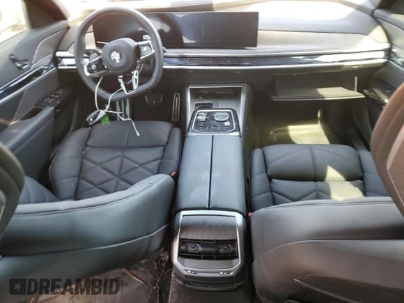 ✅ 2023 BMW 7 Series 740i • VIN: WBA23EH01PCN55188 • Лот: 76453104. Опубликован ранее на Copart с пробегом Не указан. Бесплатный доступ к архиву аукционных продаж из США и подробный отчёт об истории автомобиля на DreamBid. Изображение 8.