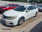✅ 2017 Nissan Altima SR • VIN: 1N4AL3AP1HN318223 • Lot: 43273148. Wystawiony na IAAI z przebiegiem 214 383 mil. Bezpłatny archiwum sprzedaży aukcyjnych z USA i szczegółowy raport historii pojazdu na DreamBid. Zdjęcie 17.