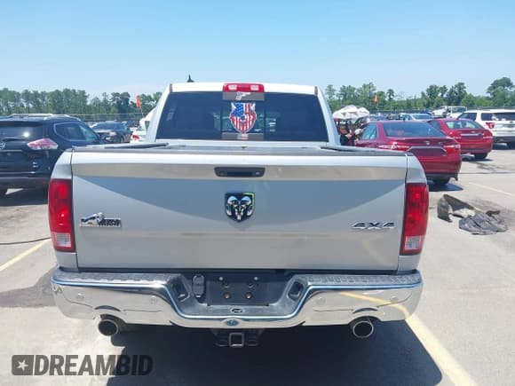 ✅ 2018 Ram 1500 Big Horn • VIN: 1C6RR7LT1JS276230 • Lot: 42501686. Wystawiony na IAAI z przebiegiem 158 840 mil. Bezpłatny archiwum sprzedaży aukcyjnych z USA i szczegółowy raport historii pojazdu na DreamBid. Zdjęcie 16.