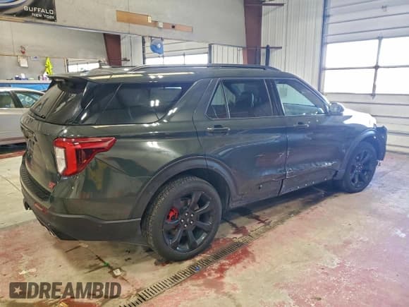 ✅ 2022 Ford Explorer ST • VIN: 1FM5K8GCXNGB11700 • Lot: 94141055. Wystawiony na Copart z przebiegiem 27 839 mil. Bezpłatny archiwum sprzedaży aukcyjnych z USA i szczegółowy raport historii pojazdu na DreamBid. Zdjęcie 3.