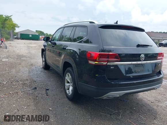 ✅ 2018 Volkswagen Atlas SE • VIN: 1V2LR2CA1JC517616 • Lot: 42724020. Listed on IAAI with 154,079 mi. Free auction sales archive from the USA and detailed vehicle history report at DreamBid. Image 3.
