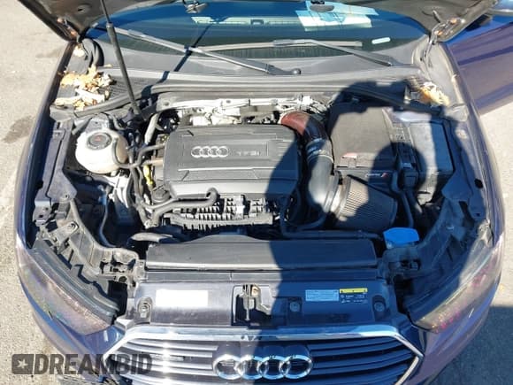 ✅ 2018 Audi A3 Premium • VIN: WAUB8GFF9J1045193 • Lot: 43450340. Wystawiony na IAAI z przebiegiem 89 314 mil. Bezpłatny archiwum sprzedaży aukcyjnych z USA i szczegółowy raport historii pojazdu na DreamBid. Zdjęcie 10.