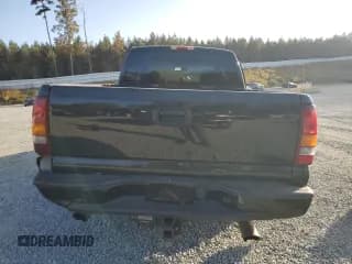 ✅ 2003 GMC Sierra Denali • VIN: 2GTFK69U031261036 • Лот: 75353324. Опубликован ранее на Copart с пробегом 192 762 миль. Бесплатный доступ к архиву аукционных продаж из США и подробный отчёт об истории автомобиля на DreamBid. Изображение 6.
